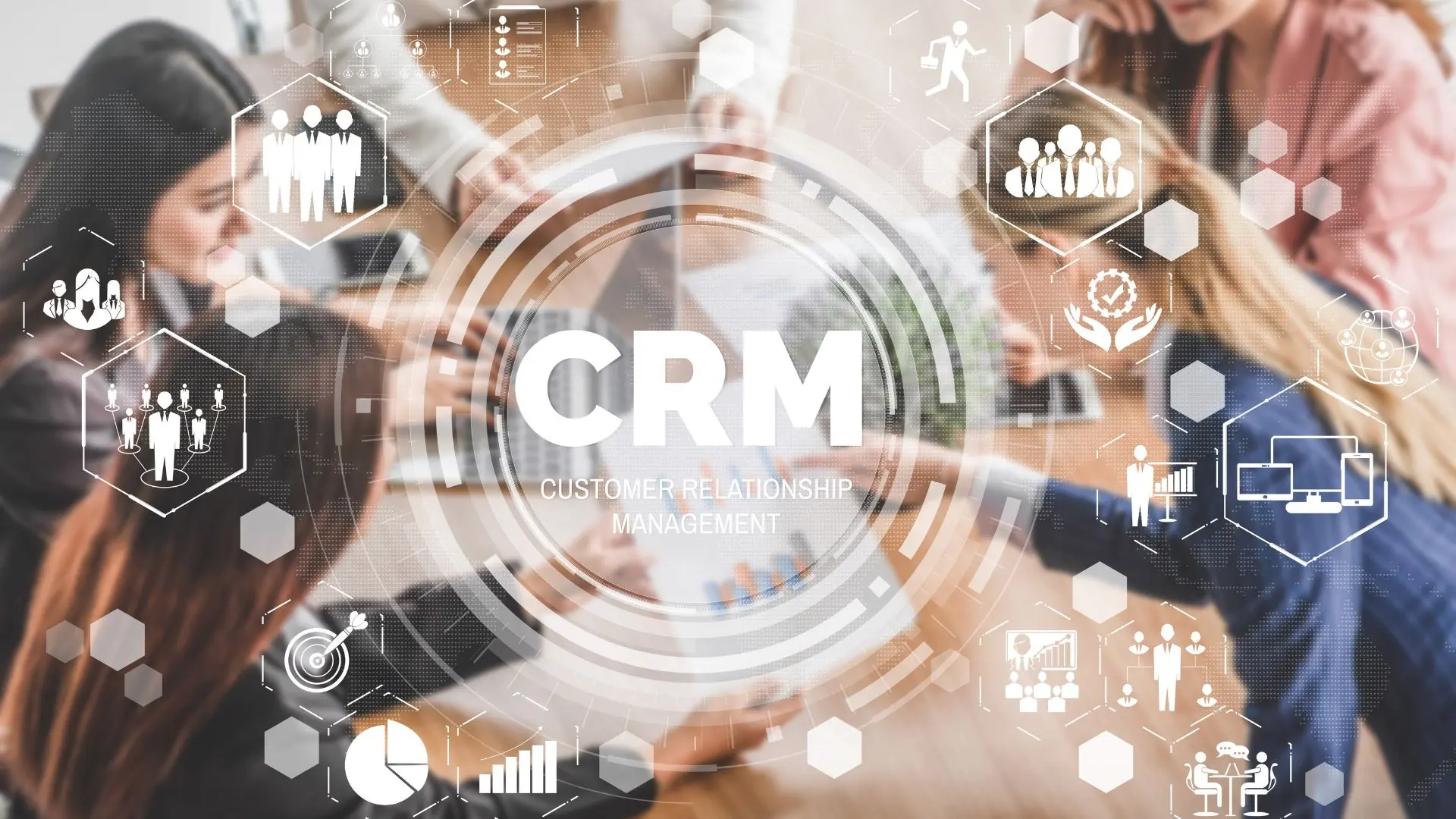 為什麼企業應該要使用CRM系統?業務開發3大優點、評估技巧,全都收錄在這裡!