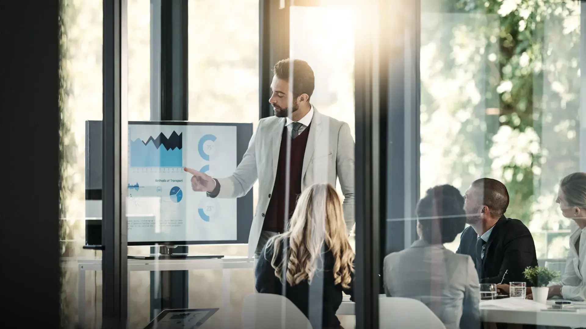 Data-Driven Leadership How to Leverage Data to Support Key Decisions (1)