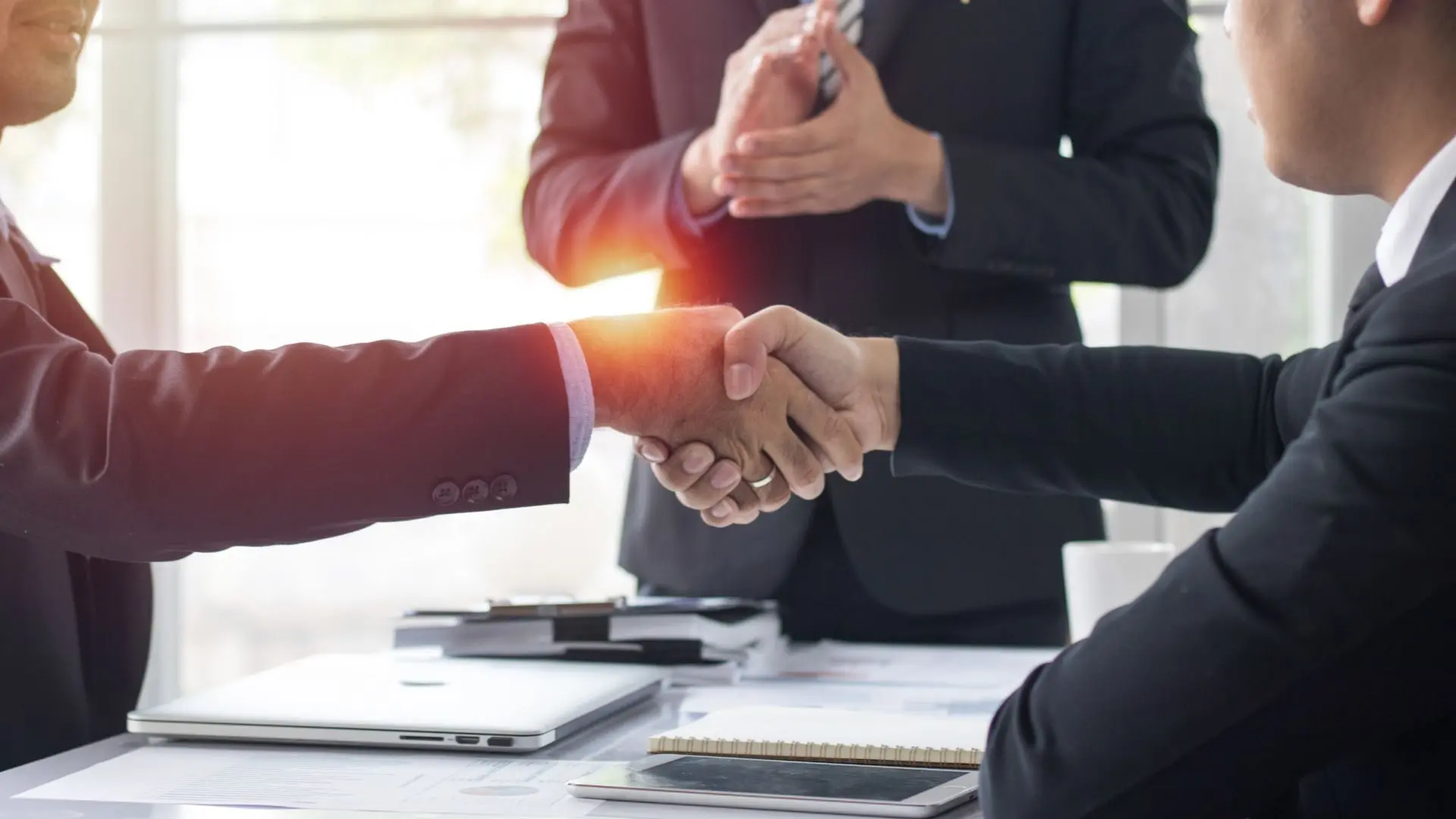 Read Between the Email Lines A Top Lawyer's Guide to Mastering Negotiation Advantage (1)