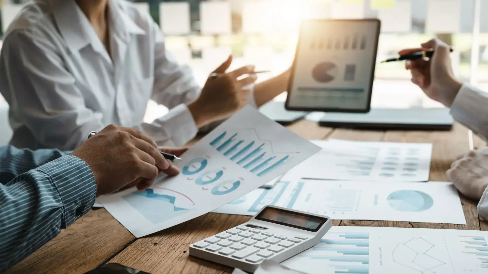 Presentation Techniques That Earn Back NT$40 Million 365 Ways to Explain the Same Product—Winning Buy-In from the CEO to Frontline Staff (1)