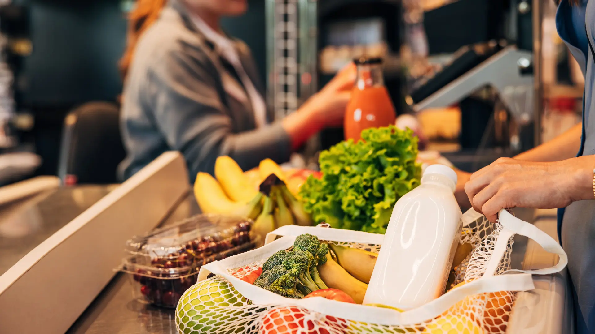 How Walmart Rose to Retail Dominance with Two Core Strategies_1